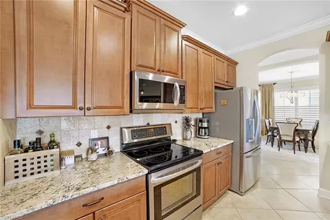 1673 Serrano Cir, Naples, FL 34105 photo 6