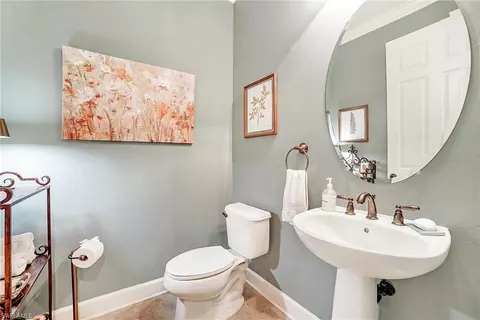 1673 Serrano Cir, Naples, FL 34105 photo 10