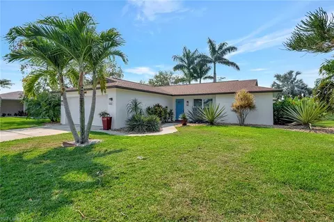 4328 Beechwood Lake Dr, Naples, FL 34112