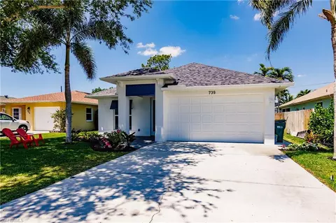 739 98th Ave N, Naples, FL 34108