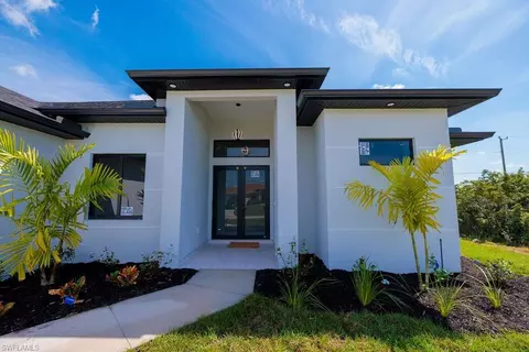2211 NE 22nd Pl, Cape Coral, FL 33909