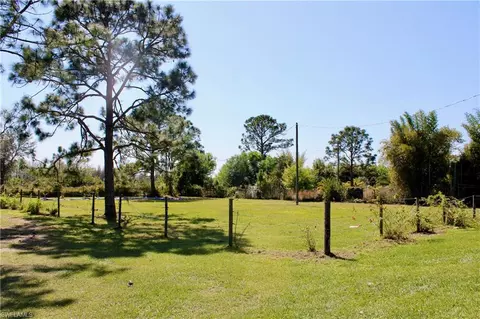 Exterior - 1121 Carson Dr SW, Labelle, FL 33935 photo 7 of 17
