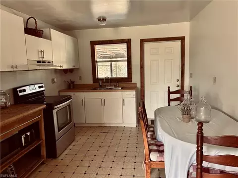 Dining - 1121 Carson Dr SW, Labelle, FL 33935 photo 1 of 1