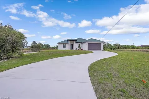 3016 42nd St SW, Lehigh Acres, FL 33976