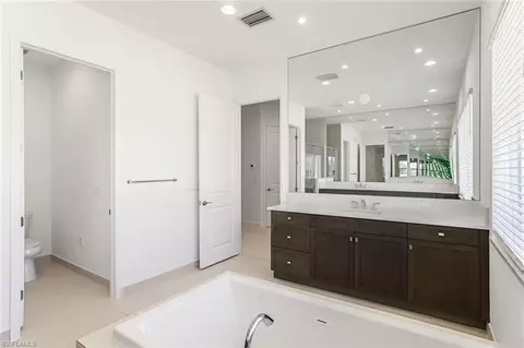 Bath - 12069 Datura Pl, Naples, FL 34120 photo 2 of 6