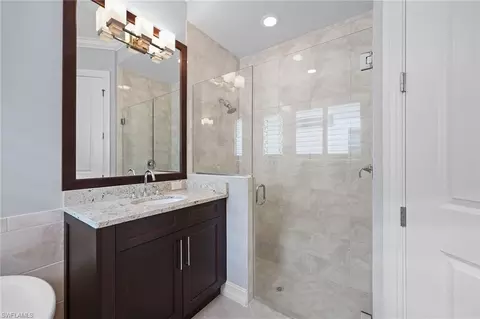Bath - 6582 Amarone Ln, Naples, FL 34113 photo 4 of 6