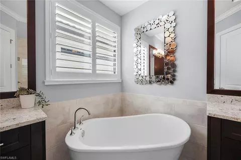 Bath - 6582 Amarone Ln, Naples, FL 34113 photo 3 of 6