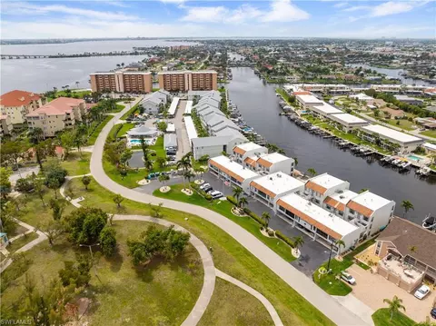 4218 SE 20th Pl #E1, Cape Coral, FL 33904