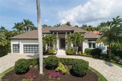 Exterior - 401 Wedge Dr, Naples, FL 34103 photo 4 of 5