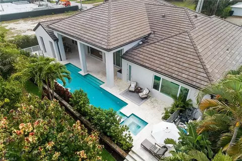 Exterior - 401 Wedge Dr, Naples, FL 34103 photo 5 of 5