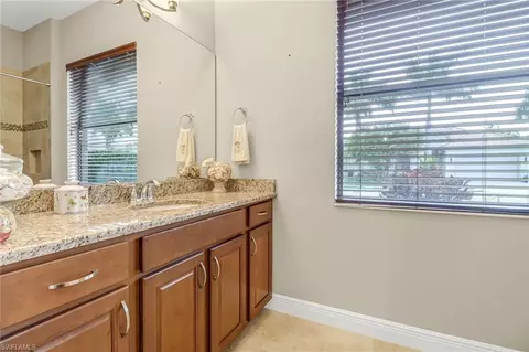 Bath - 1545 Serrano Cir, Naples, FL 34105 photo 4 of 5
