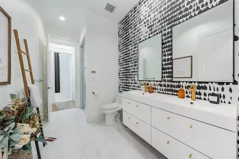 Bath - 3767 3rd Ave SW, Naples, FL 34117 photo 3 of 3