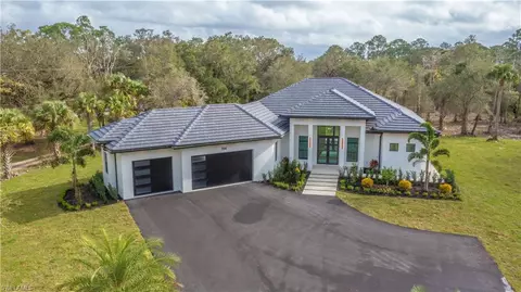 784 7th St NW, Naples, FL 34120
