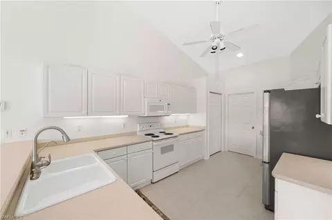 Kitchen - 1972 Timberline Dr, Naples, FL 34109 photo 3 of 4
