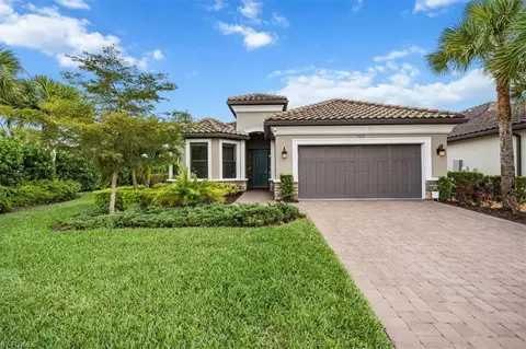 9423 Terresina Dr, Naples, FL 34119