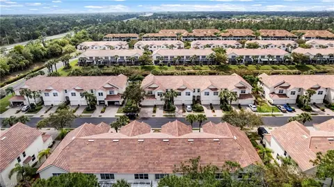 View/Area - 835 Hampton Cir, Naples, FL 34105 photo 8 of 9