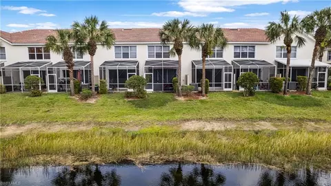View/Area - 835 Hampton Cir, Naples, FL 34105 photo 5 of 9
