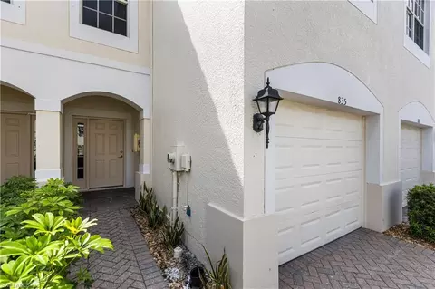 Exterior - 835 Hampton Cir, Naples, FL 34105 photo 4 of 5