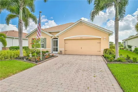 2951 Apple Blossom Dr, Alva, FL 33920