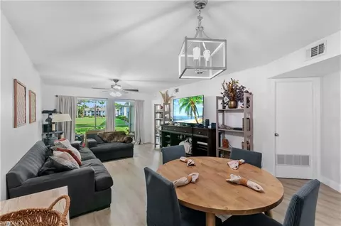 1392 Churchill Cir #O-104, Naples, FL 34116