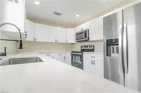 4810 Barcelona Cir, Naples, FL 34112