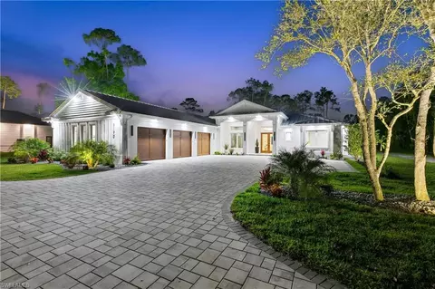 6190 Bur Oaks Ln, Naples, FL 34119