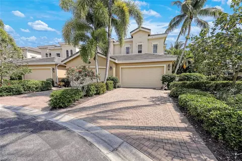 3093 Aviamar Cir #7-104, Naples, FL 34114