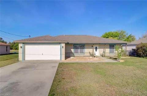 836 Woodridge Cir, Fort Myers, FL 33913