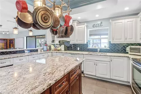 Kitchen - 6171 Cedar Tree Ln, Naples, FL 34116 photo 3 of 3