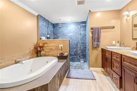 Bath - 6171 Cedar Tree Ln, Naples, FL 34116 photo 2 of 4