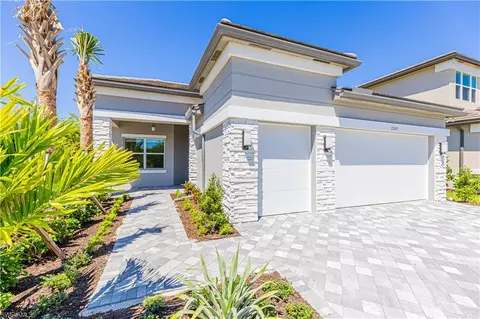 11269 Daphne Ct, Naples, FL 34120