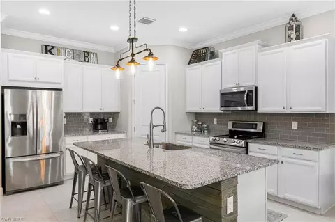 Kitchen - 3316 Pilot Cir, Naples, FL 34120 photo 5 of 6