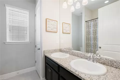 Bath - 3316 Pilot Cir, Naples, FL 34120 photo 1 of 4