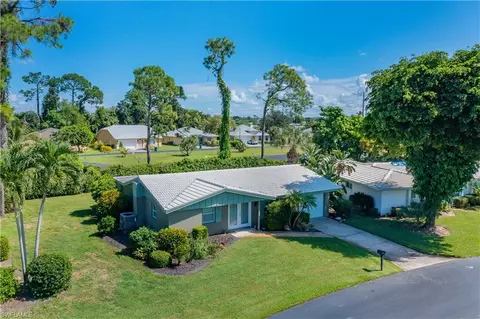 17 Lanai Cir, Naples, FL 34112