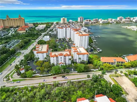 400 Flagship Dr #707, Naples, FL 34108