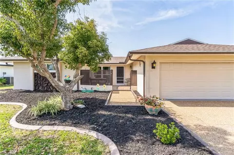 44 Caddy Rd, Rotonda West, FL 33947