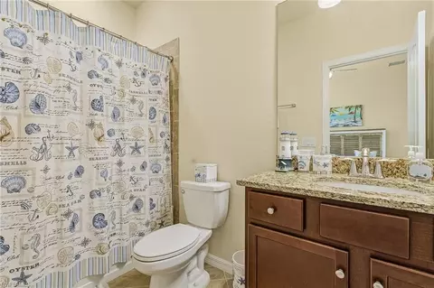 Bath - 3597 E Hampton Cir, Alva, FL 33920 photo 3 of 4