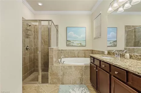 Bath - 3597 E Hampton Cir, Alva, FL 33920 photo 1 of 4