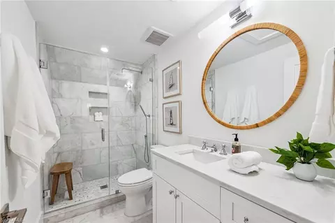Bath - 2453 10th St N, Naples, FL 34103 photo 2 of 3