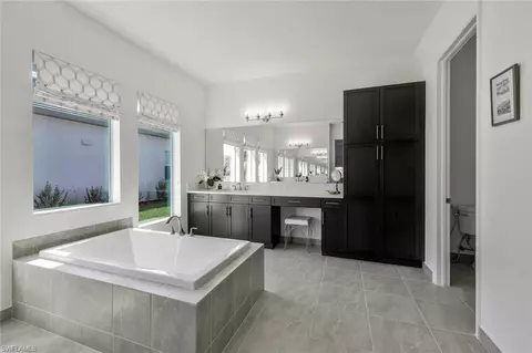 Bath - 11679 Periwinkle Dr, Naples, FL 34120 photo 1 of 4