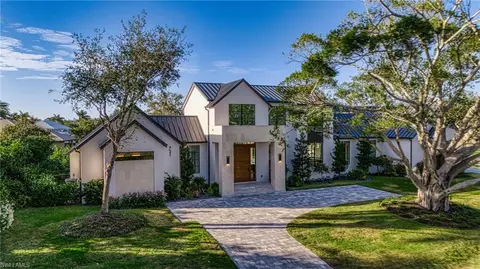 721 Spring Line Dr, Naples, FL 34102