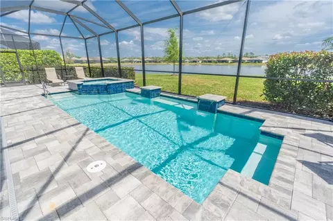 6880 Cocoplum St, Naples, FL 34114