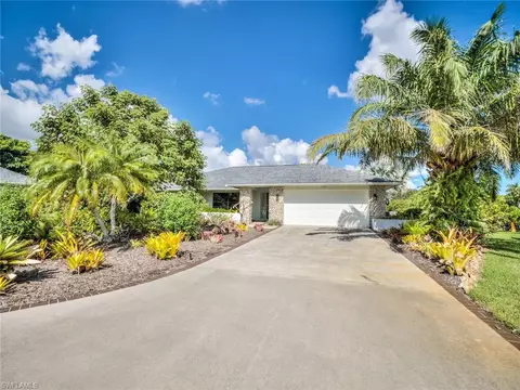 106 Cherry Hill Ct, Naples, FL 34113 photo 2