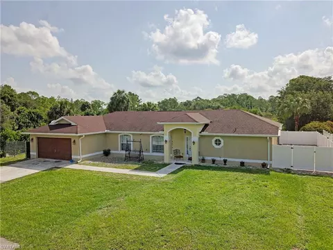 210 10th St SE, Naples, FL 34117