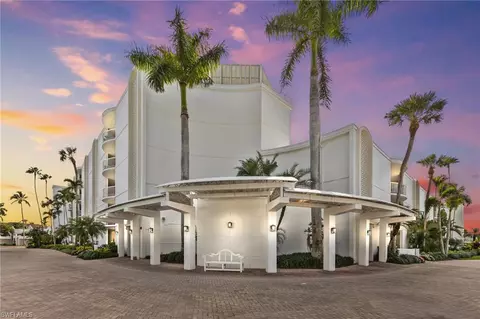 400 Park Shore Dr #502, Naples, FL 34103