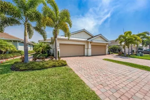 14691 Edgewater Cir, Naples, FL 34114