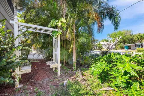 1260 Forest Ave, Naples, FL 34102 photo 7