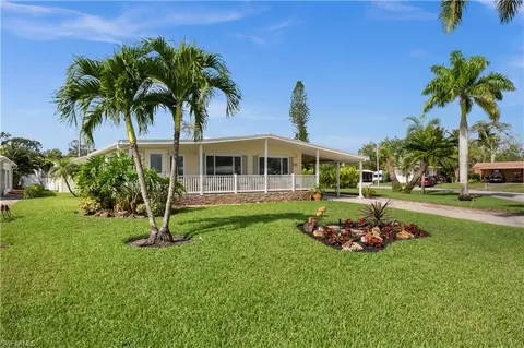 9349 Royal Ct, Bonita Springs, FL 34135