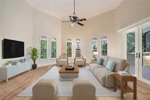 1014 5th St S #403, Naples, FL 34102