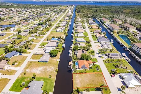 2005 Ottersrest Ln, Cape Coral, FL 33990